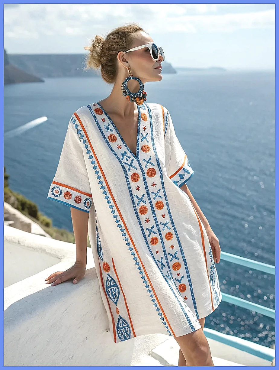 Dresses - Damska letnia sukienka plażowa z dekoltem